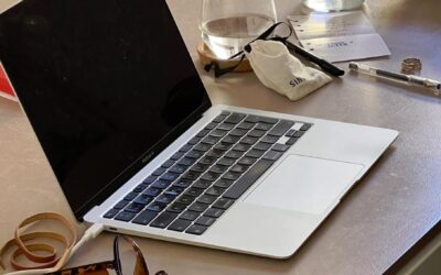 Offrir un objet gravé à vos clients : un levier de fidélisation efficace