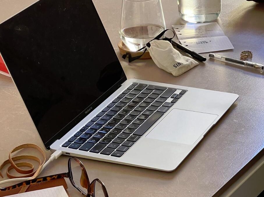 Offrir un objet gravé à vos clients : un levier de fidélisation efficace
